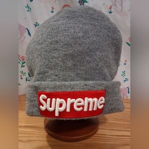 NWOT Supreme New Era Grey Big Box Logo Casual Winter Unisex Beanie Hat Cap